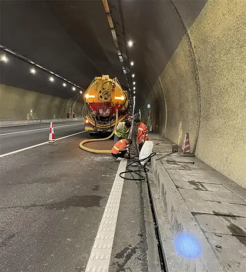 涟水隧道排水渠清淤